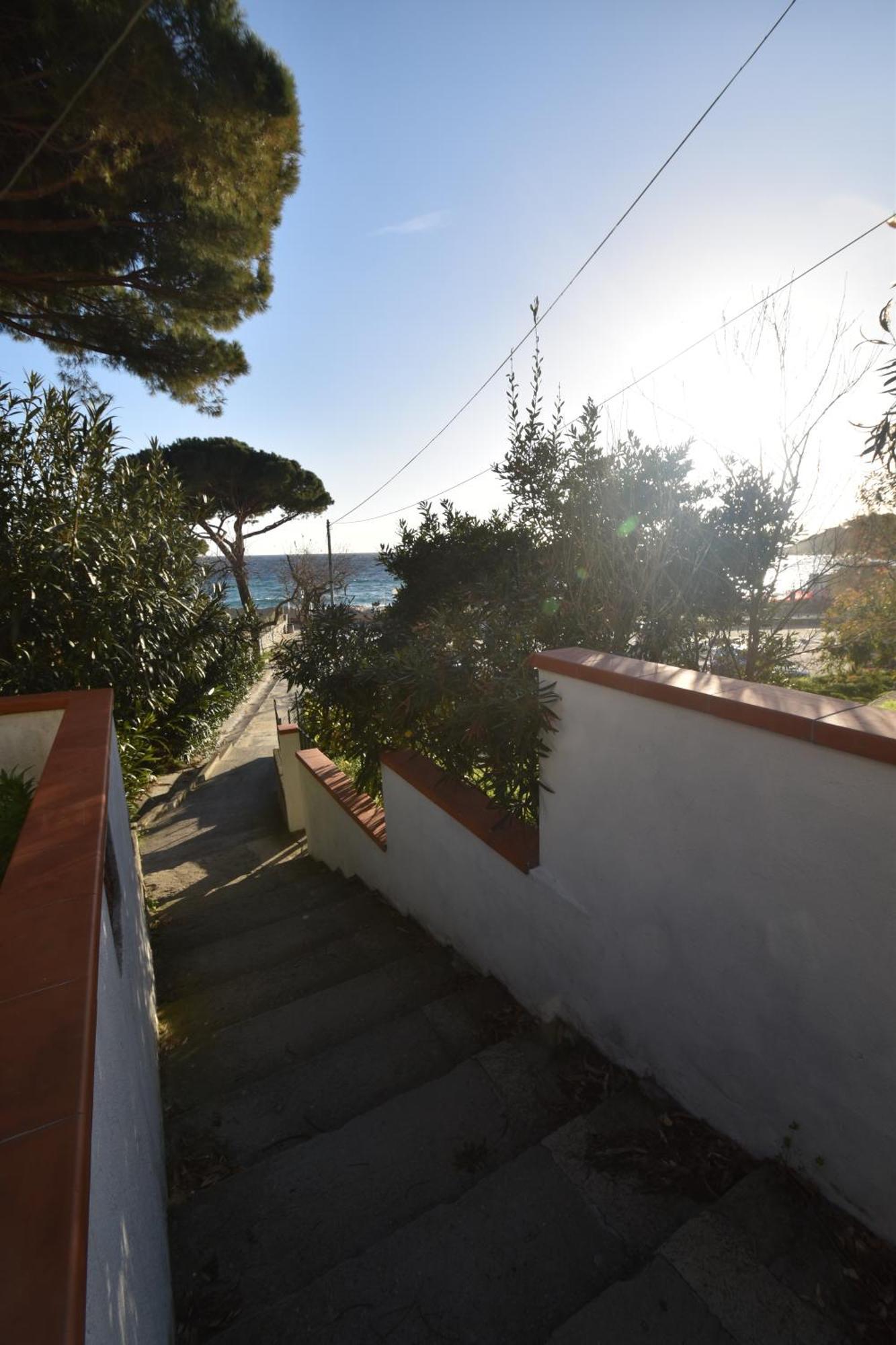 Appartamenti Cavoli - Vista Mare Con Terrazze, Clima E Posti Auto Spiaggia di Cavoli Eksteriør billede