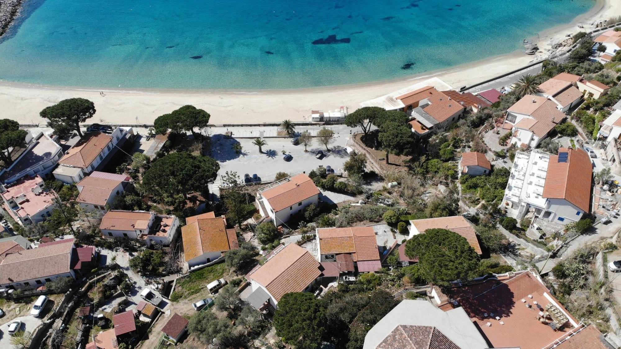 Appartamenti Cavoli - Vista Mare Con Terrazze, Clima E Posti Auto Spiaggia di Cavoli Eksteriør billede