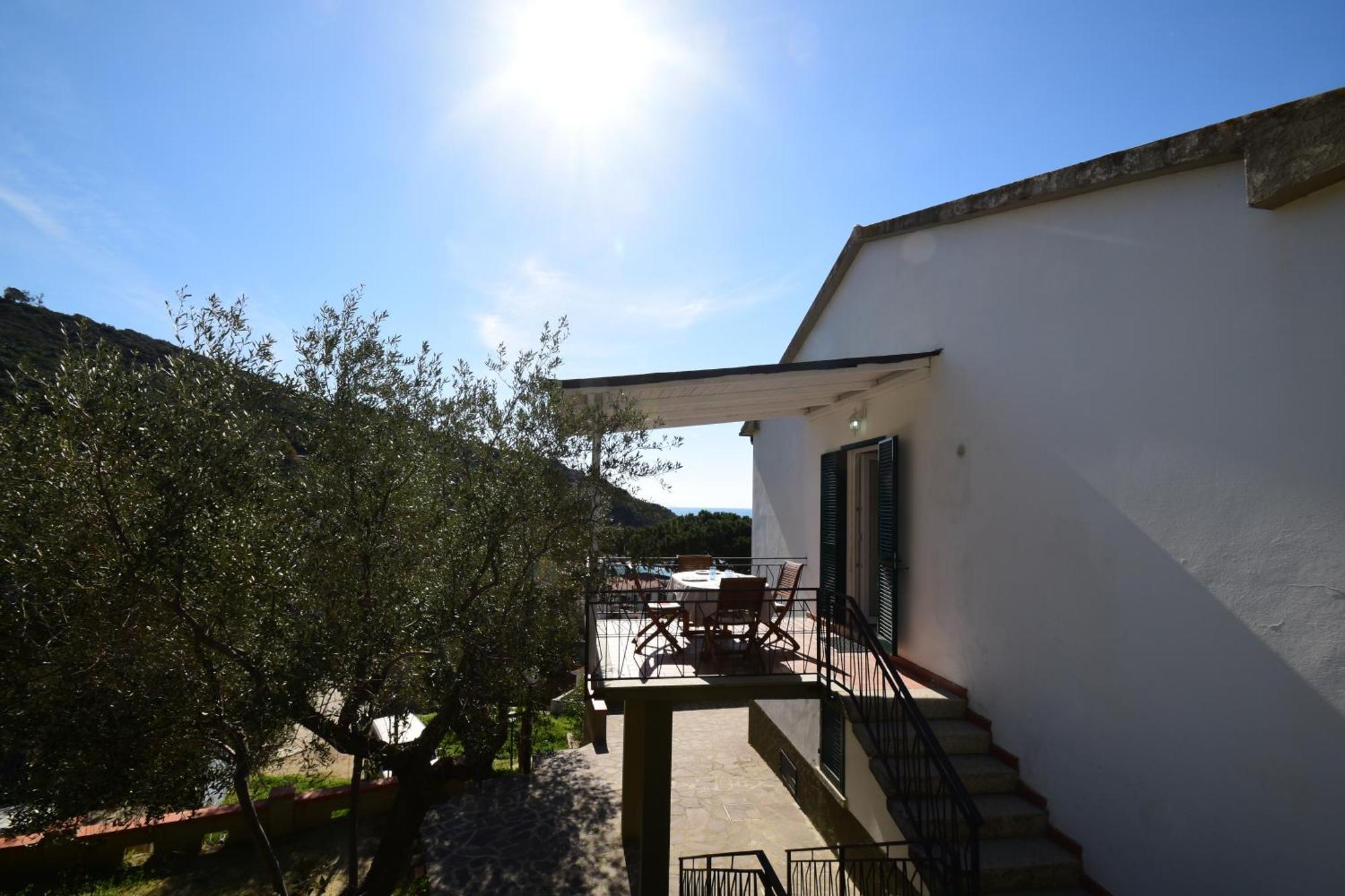 Appartamenti Cavoli - Vista Mare Con Terrazze, Clima E Posti Auto Spiaggia di Cavoli Eksteriør billede